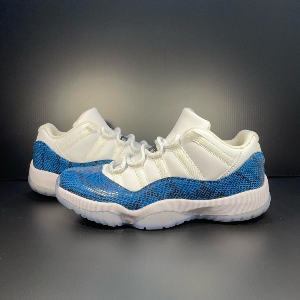 Jordan 11 Low Navy Snakeskin Size 9.5